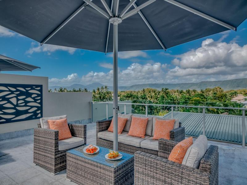 Coconut Grove Apartments Port Douglas image