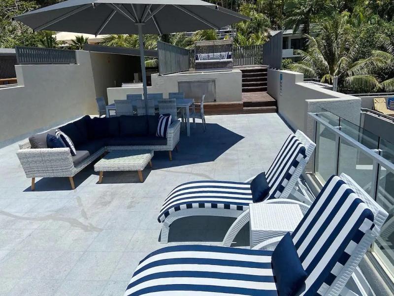 Coconut Grove Apartments Port Douglas image