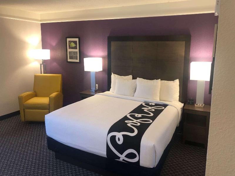 DOUBLE Accessible KING SIZE BED