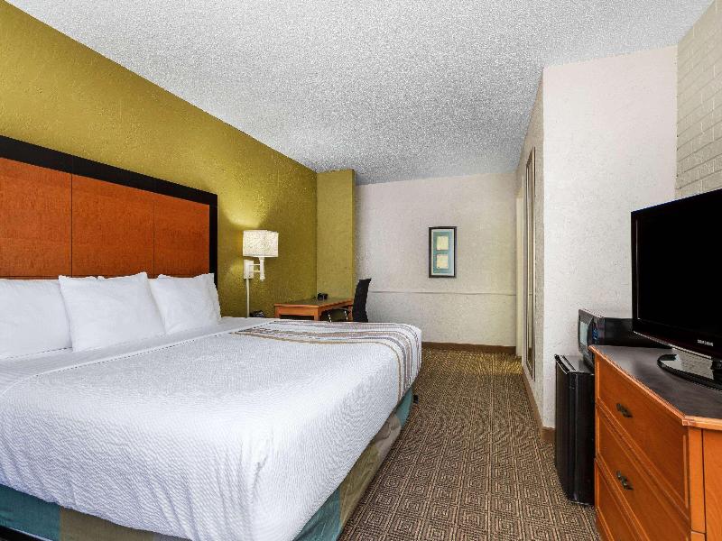 La Quinta Inn Tampa Bay Airport image