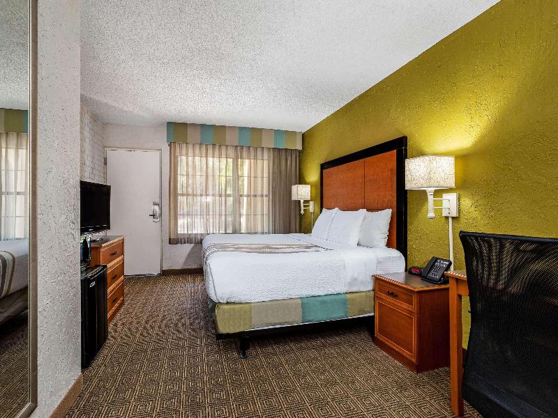 La Quinta Inn Tampa Bay Airport image