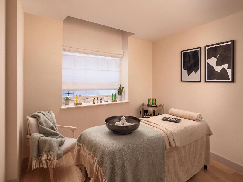 Inhabit Queen's Gardens, a Member of Design Hotels image