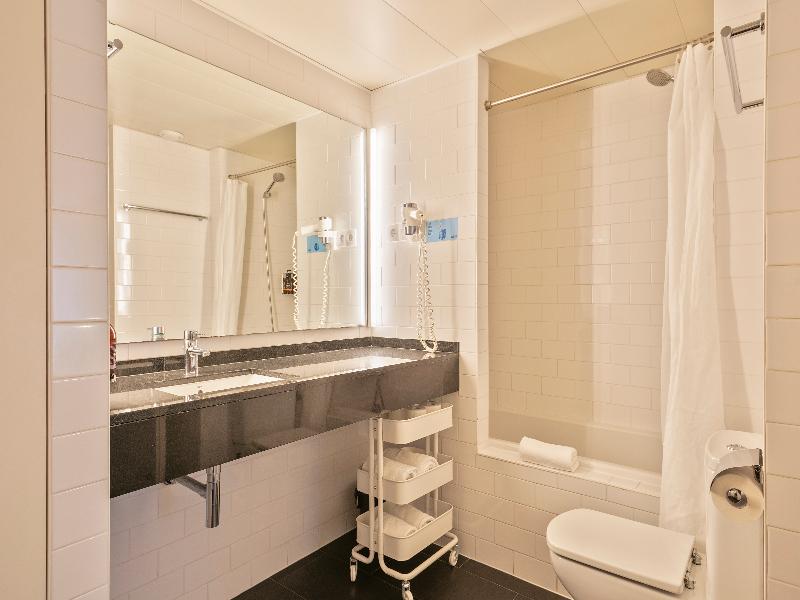 Lugaris Beach Apartments image