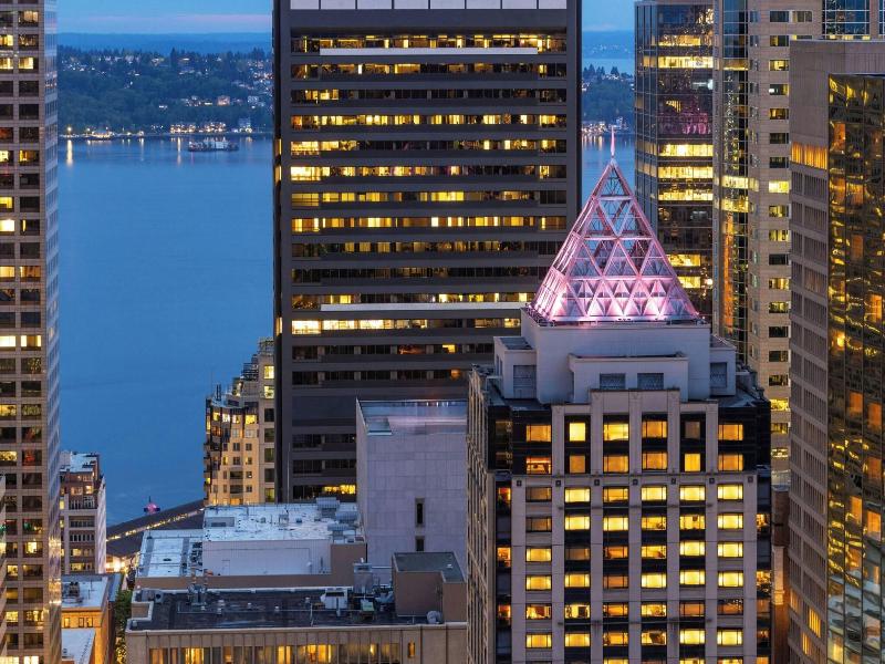 W Seattle image