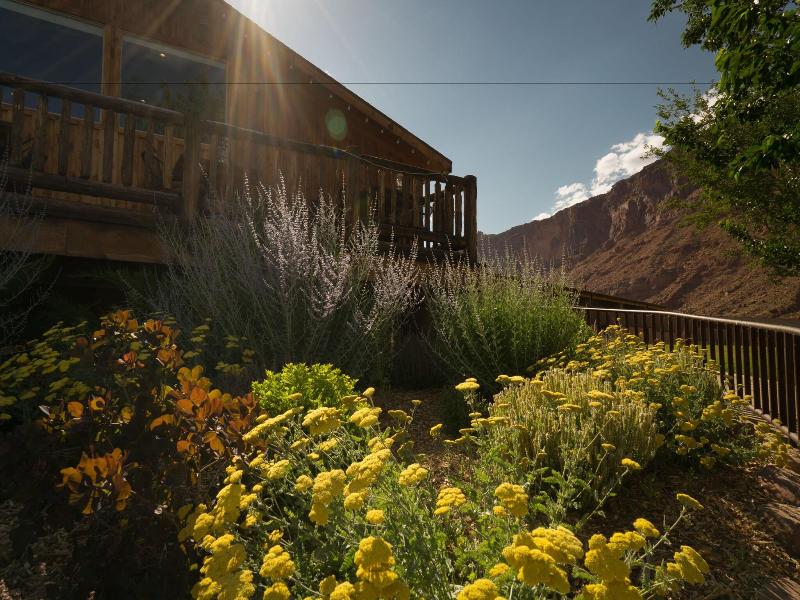 Red Cliffs Lodge