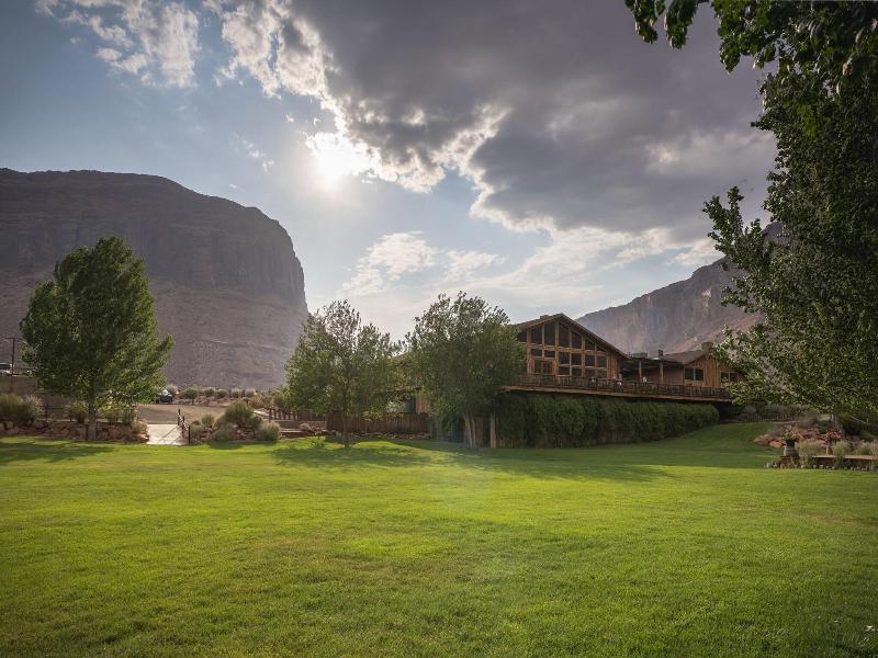 Red Cliffs Lodge