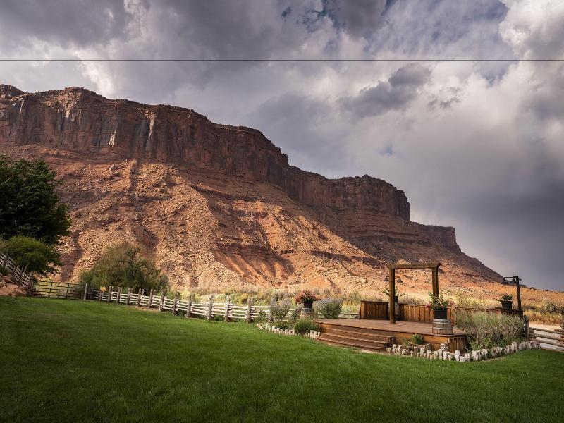 Red Cliffs Lodge