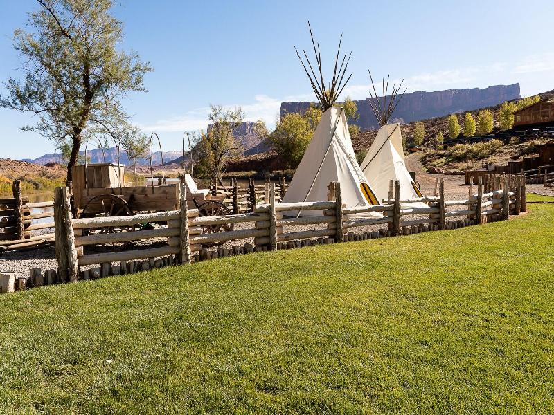 Red Cliffs Lodge