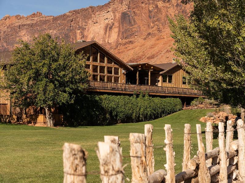 Red Cliffs Lodge