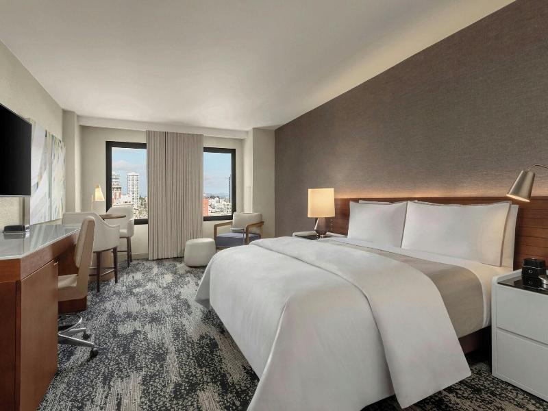 Westin Gaslamp Quarter image