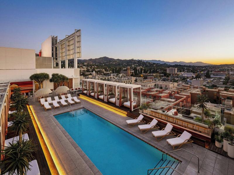 W Hollywood image