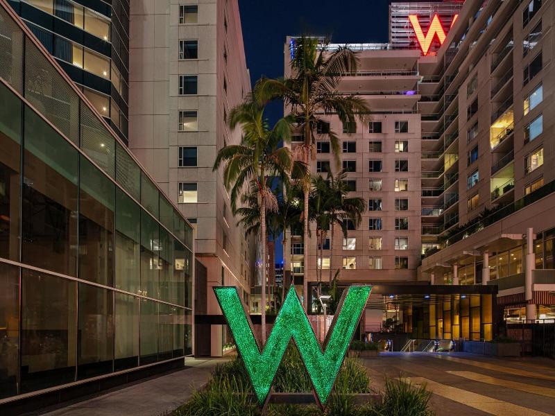 W Hollywood image