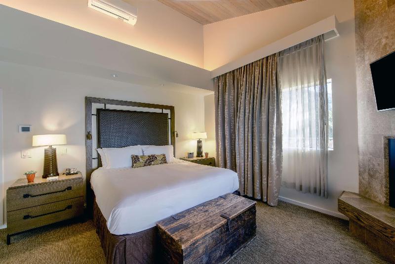 DOUBLE Accessible KING SIZE BED