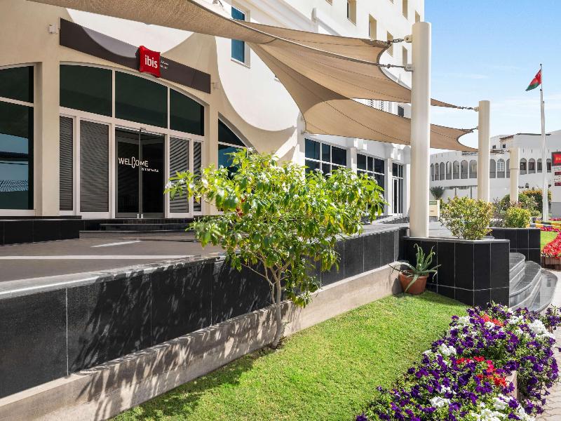 Ibis Muscat image