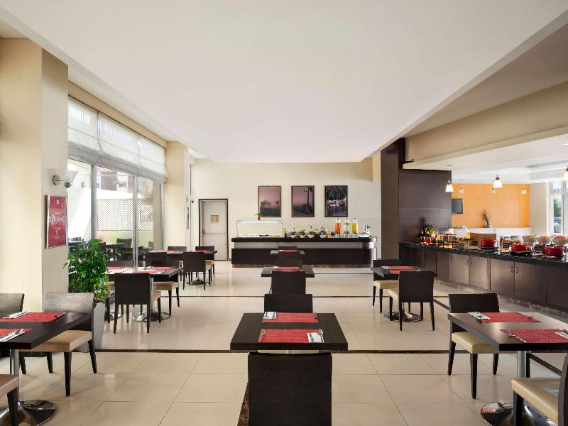 Ibis Muscat image