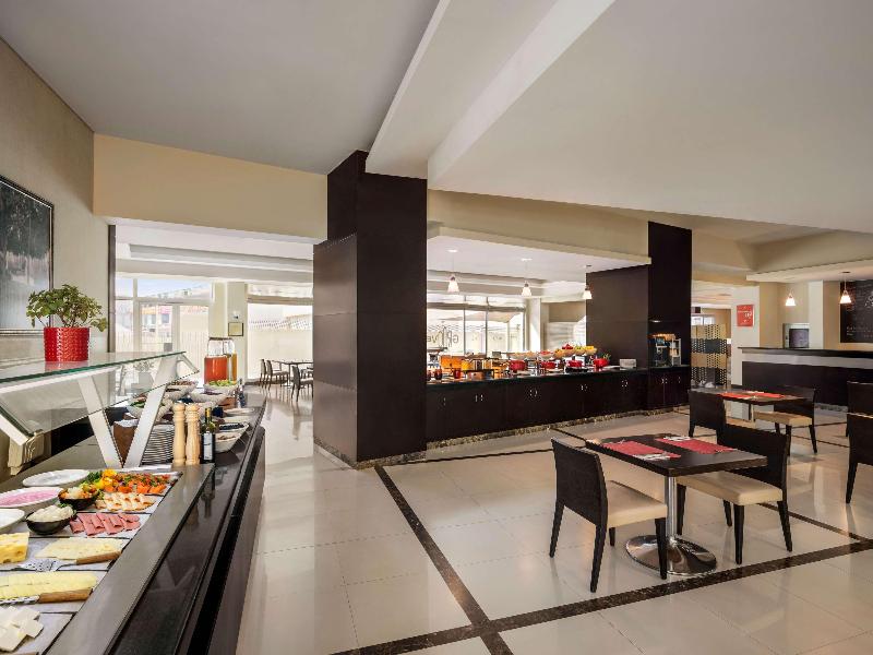 Ibis Muscat image