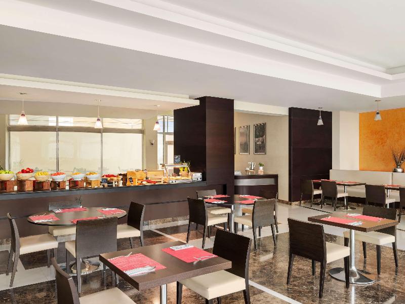 Ibis Muscat image