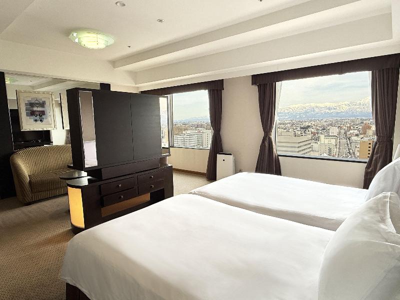 Ana Crowne Plaza Toyama image