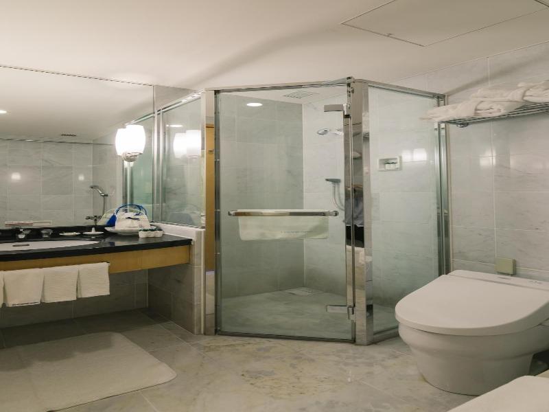 JR Hotel Clement Takamatsu image