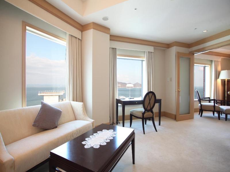 JR Hotel Clement Takamatsu image