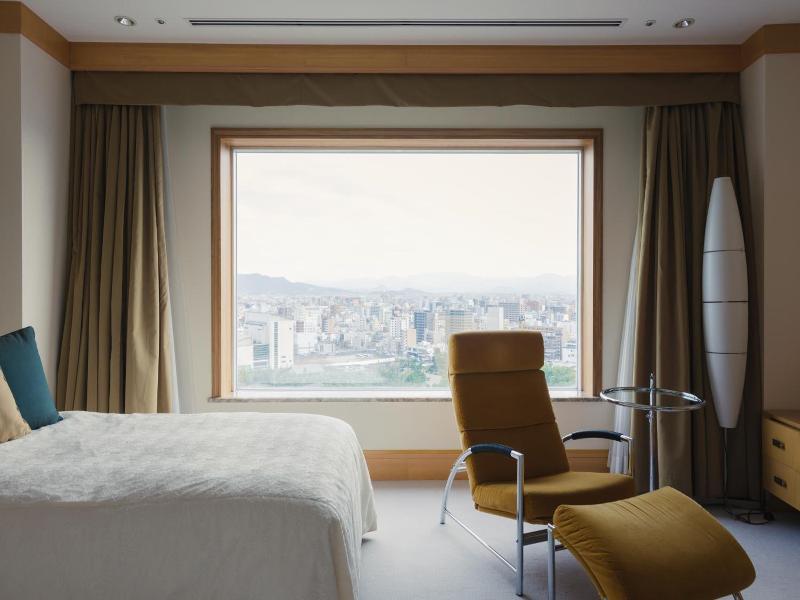 JR Hotel Clement Takamatsu image