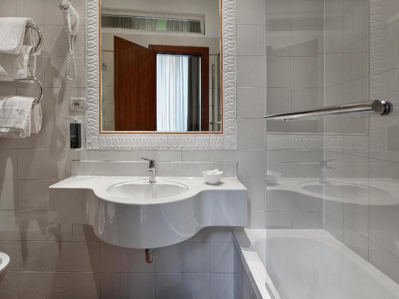 De La Pace, Sure Hotel Collection by Best Western image