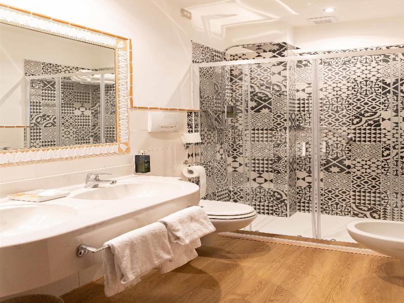De La Pace, Sure Hotel Collection by Best Western image