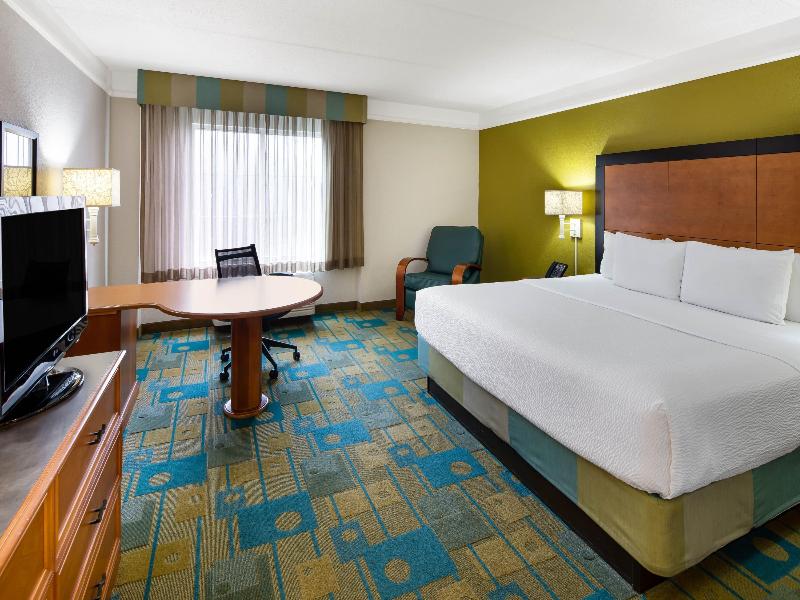 La Quinta Inn & Suites Greenville Haywood image