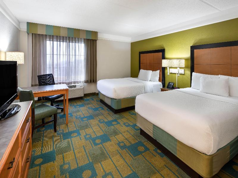 La Quinta Inn & Suites Greenville Haywood image