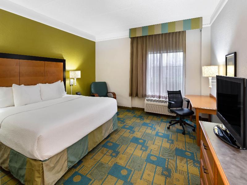 La Quinta Inn & Suites Greenville Haywood image