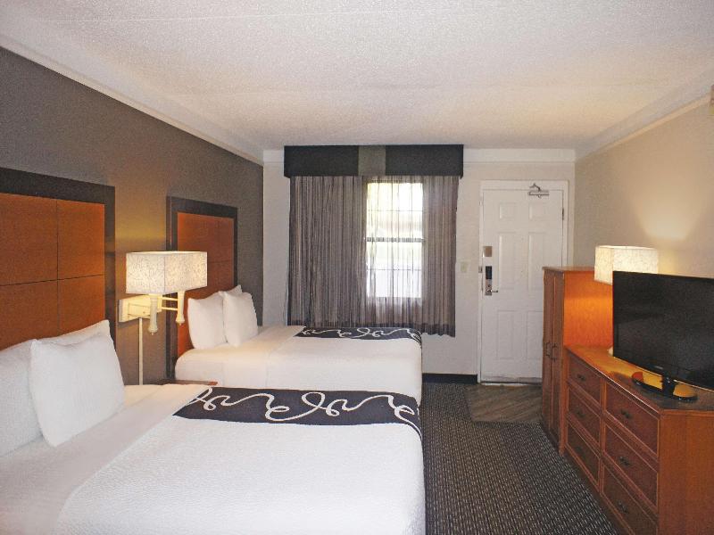 Days Inn by Wyndham Gainesville University I-75 image