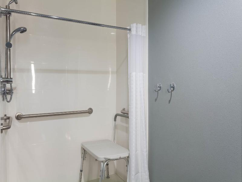La Quinta Inn & Suites Fort Myers image