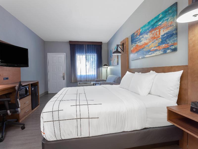 La Quinta Inn & Suites Fort Myers image