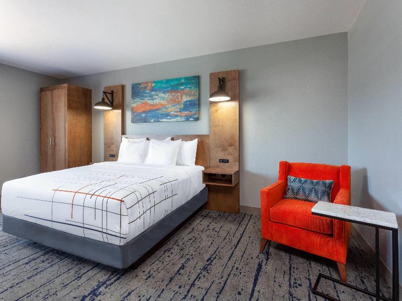 La Quinta Inn & Suites Fort Myers image