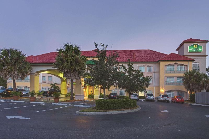 La Quinta Inn & Suites  Fort Myers Airport