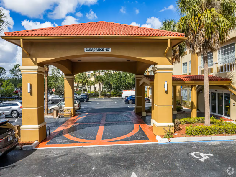 La Quinta Inn & Suites Fort Myers Airport image