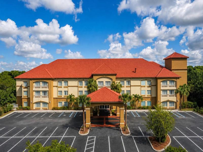 La Quinta Inn & Suites Fort Myers Airport image