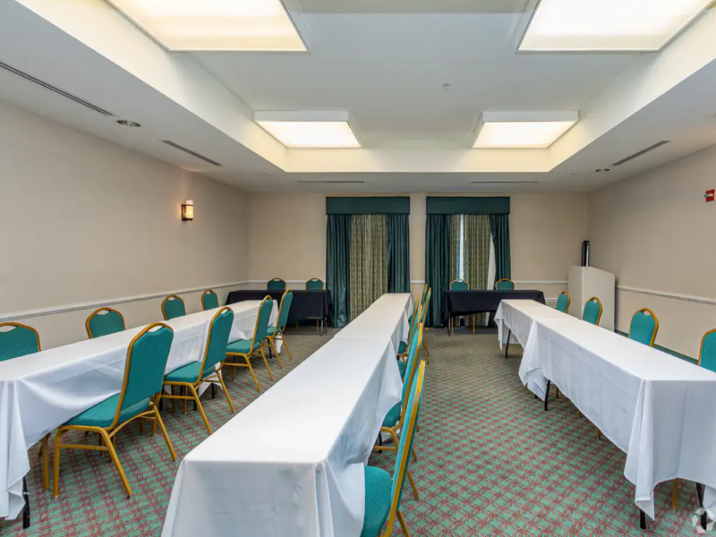 La Quinta Inn & Suites Fort Myers Airport image