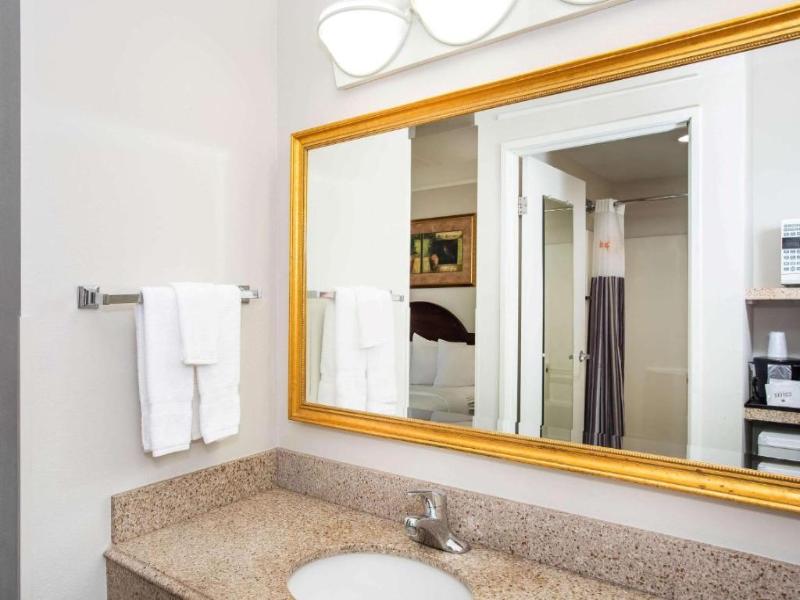 La Quinta Inn & Suites Melbourne Viera image