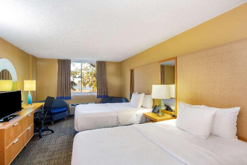 La Quinta Inn & Suites Sarasota