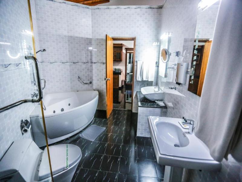 Hotel Sudu Araliya image