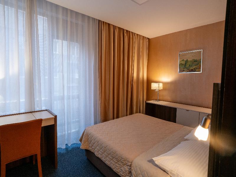 HOTEL SLAVIJA image