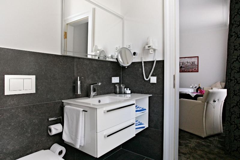 Badhotel image