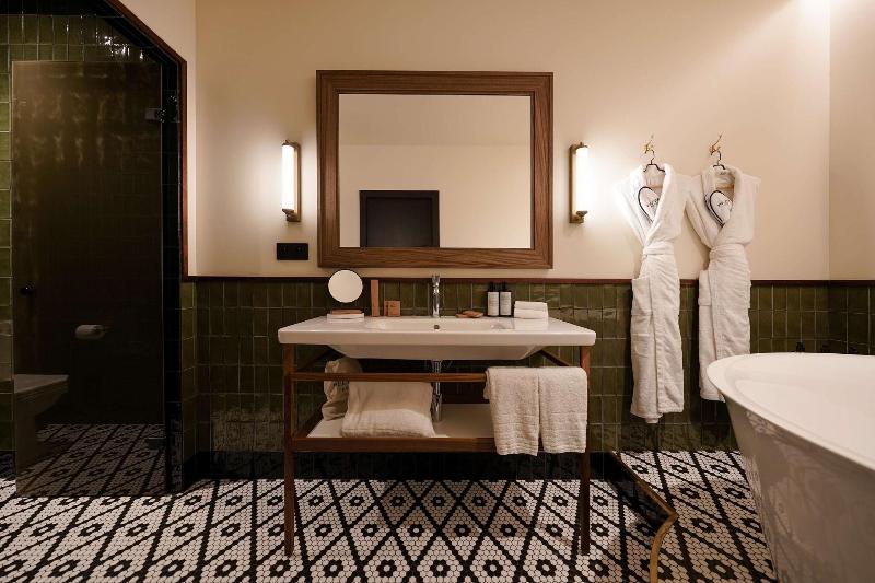 Pulitzer Paris image