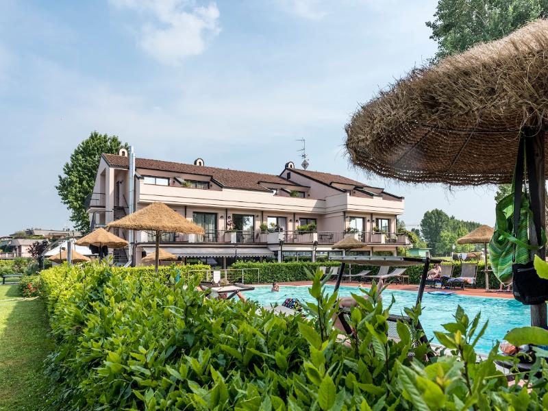 Yachting Hotel Mistral