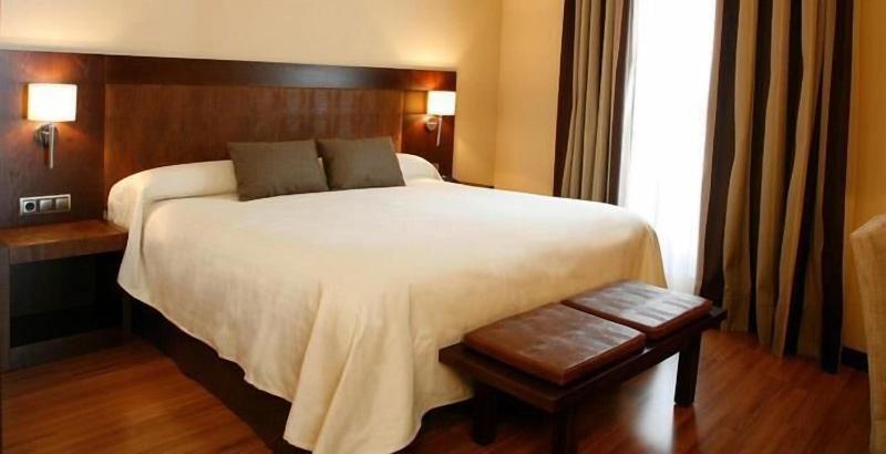 Hotel Villa De Aranda image