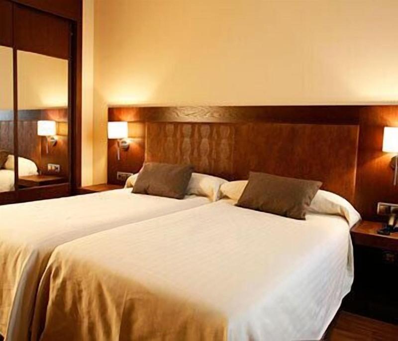 Hotel Villa De Aranda image