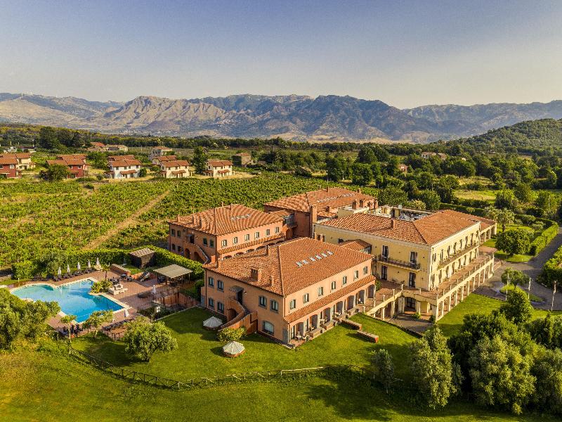 Picciolo Etna Golf Resort & Spa, Curio Collection image