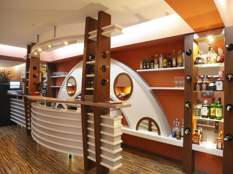 Days Hotel by Wyndham Baku image
