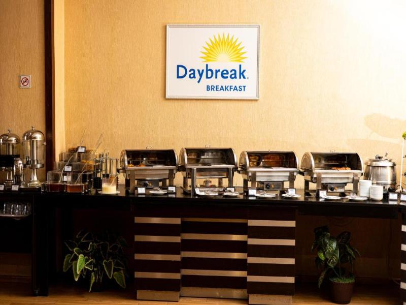 Days Hotel by Wyndham Baku image